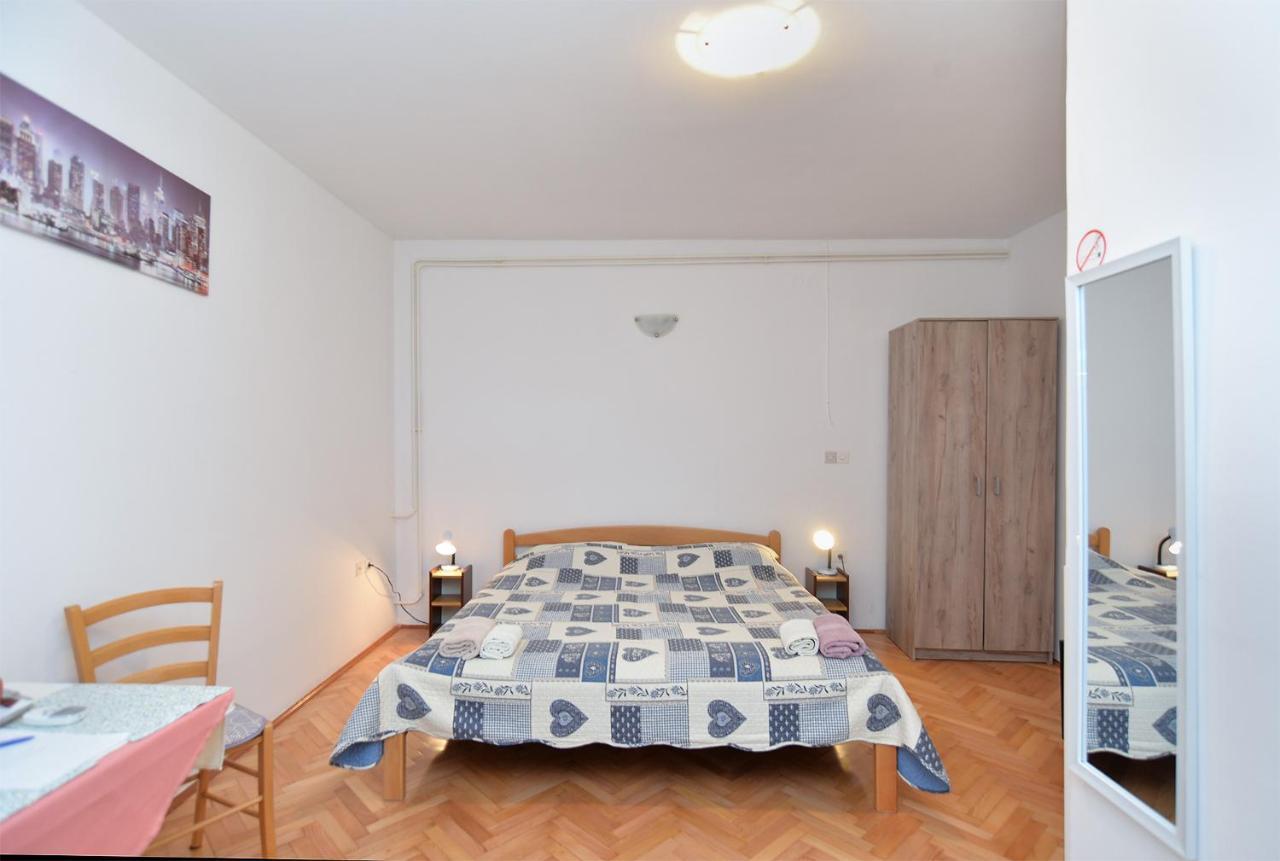 Rooms Veli Vrh 2208 Pula Exteriér fotografie